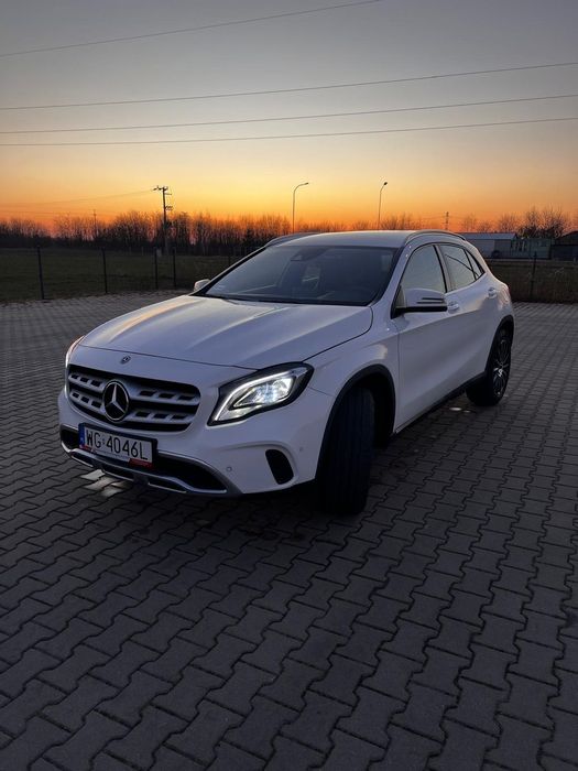Mercedes-Benz GLA Mercedes-Benz GLA 1.6 Benzyna (W156) 2018 | Niski Przebieg, Półskóra,