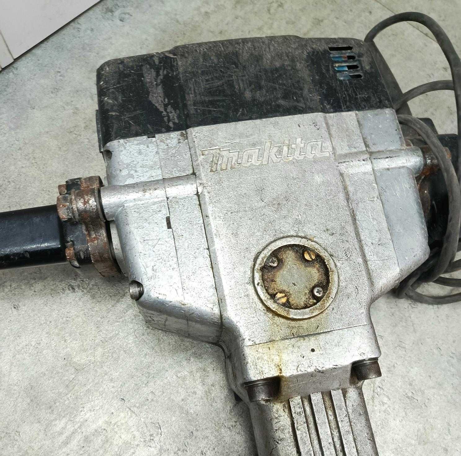 Młot Udarowy Wyburzeniowy Makita HM 1800 30KG 55J