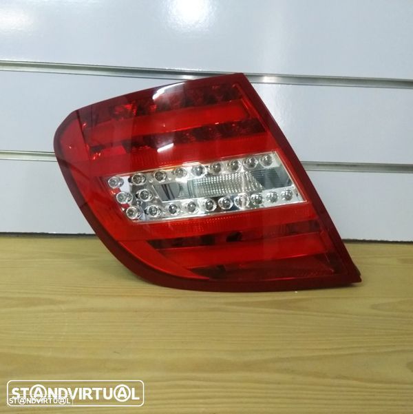 Farolim Mercedes classe C W204 modelo: 2011/03 até 2014/01 novo