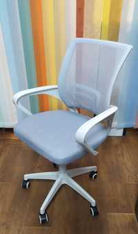 Нове Офісне крісло з ергономічною спинкою