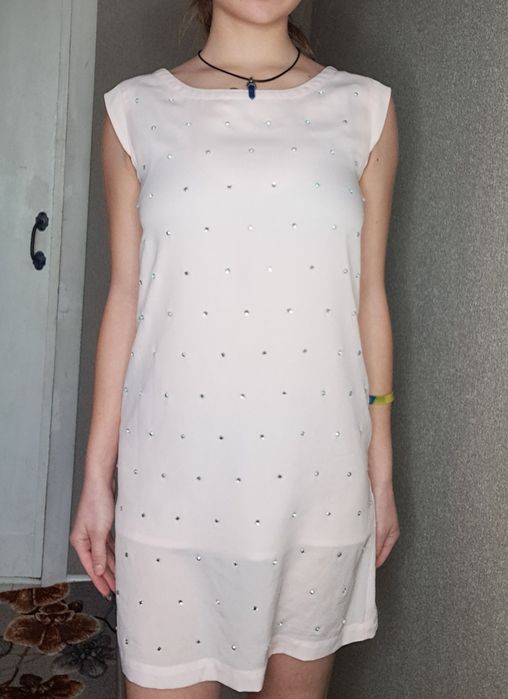 Ніжна жіноча сукня