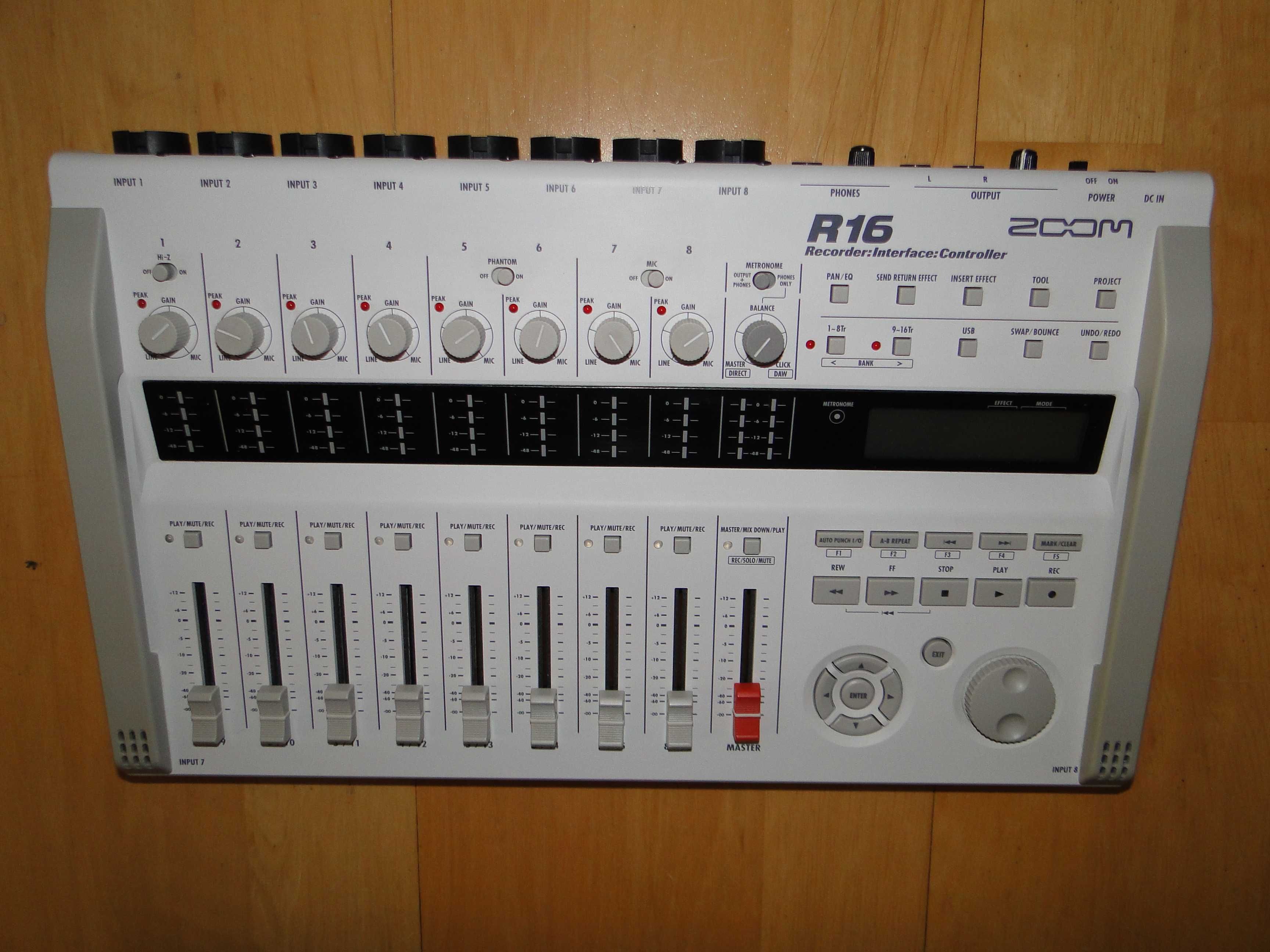 Zawodowy Rejestrator Audio Interfejs Kontroler ZOOM R16.Jak Nowy.Tanio