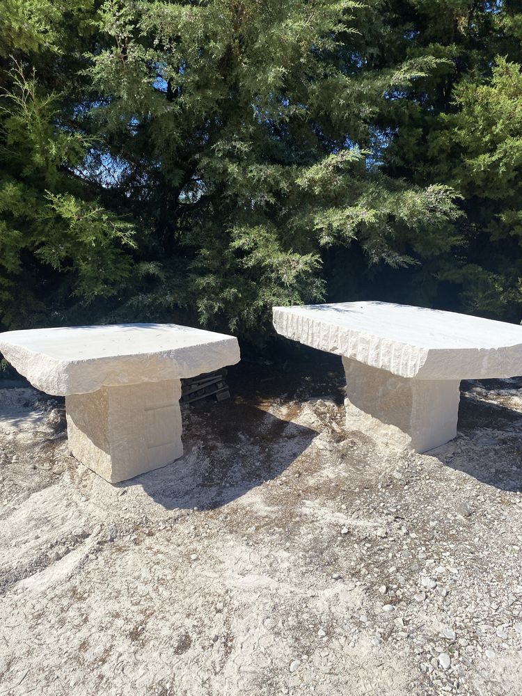 Mesa em pedra natural