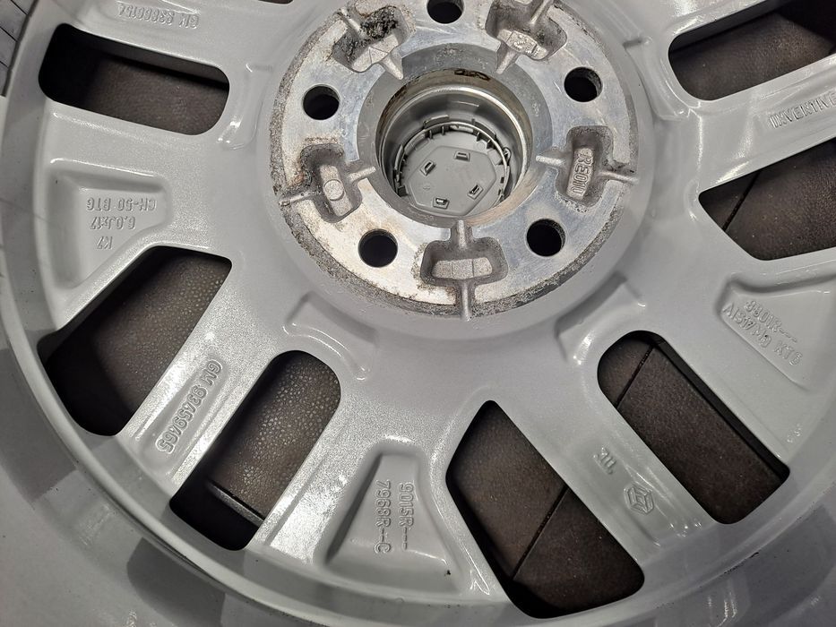 Oryginalne koła zimowe 17 5x114.3 Opel Vivaro Ranault Trafic