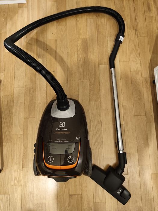 Odkurzacz Electrolux Ultrasilencer - 500W nowy wąż, szczotka + dodatki