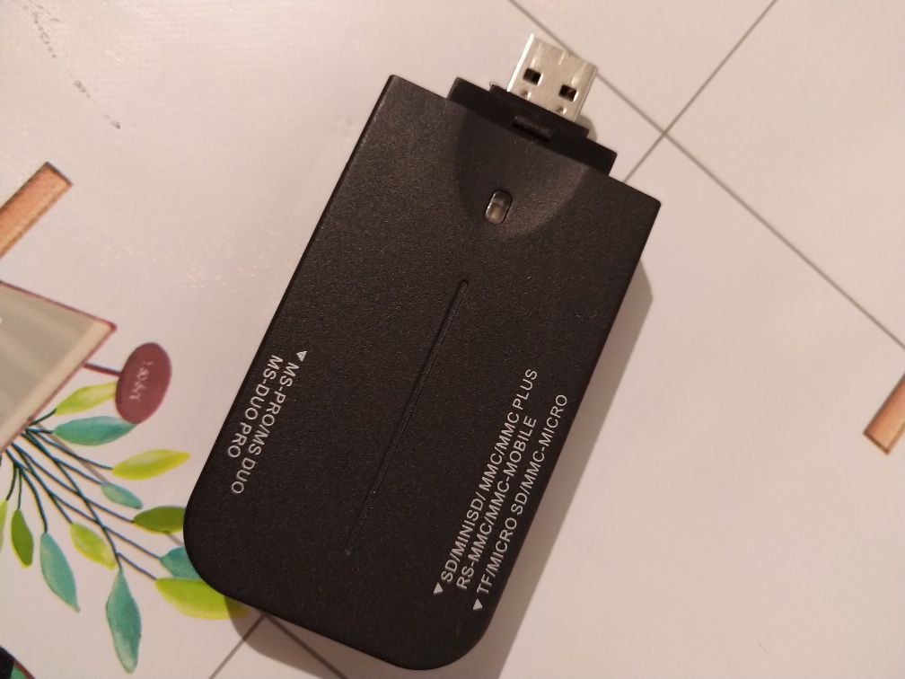 Czytnik kart pamięci microSD itp