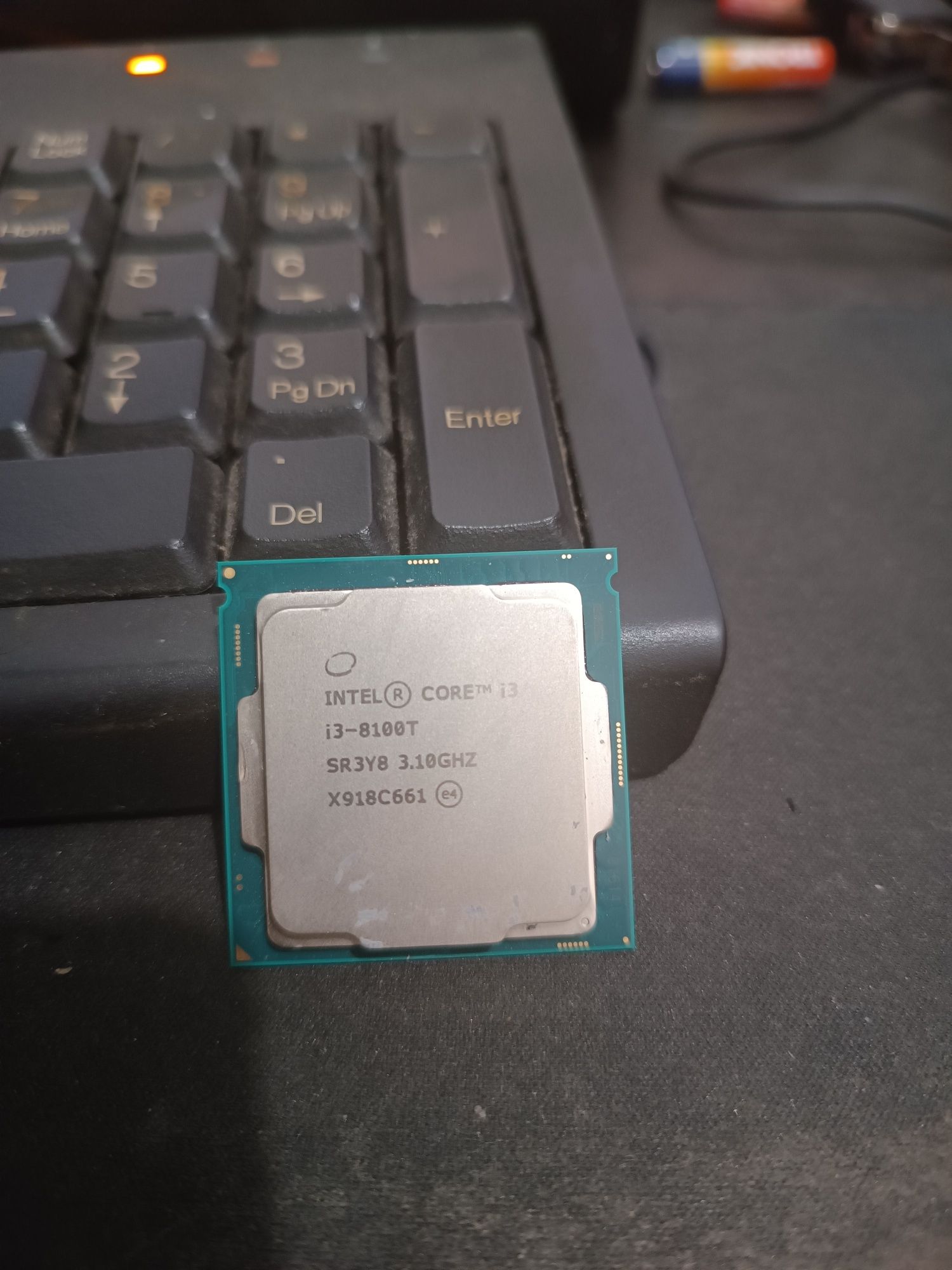 Intel I3 - 8100T