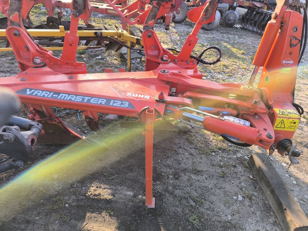 Pług Kuhn Vario master 4 skibowy Vario max 2metry orki