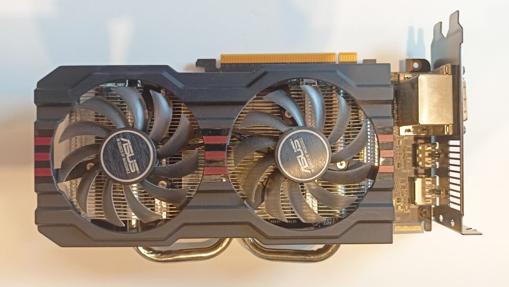 Asus RADEON R9270-DC2OC-2GD5