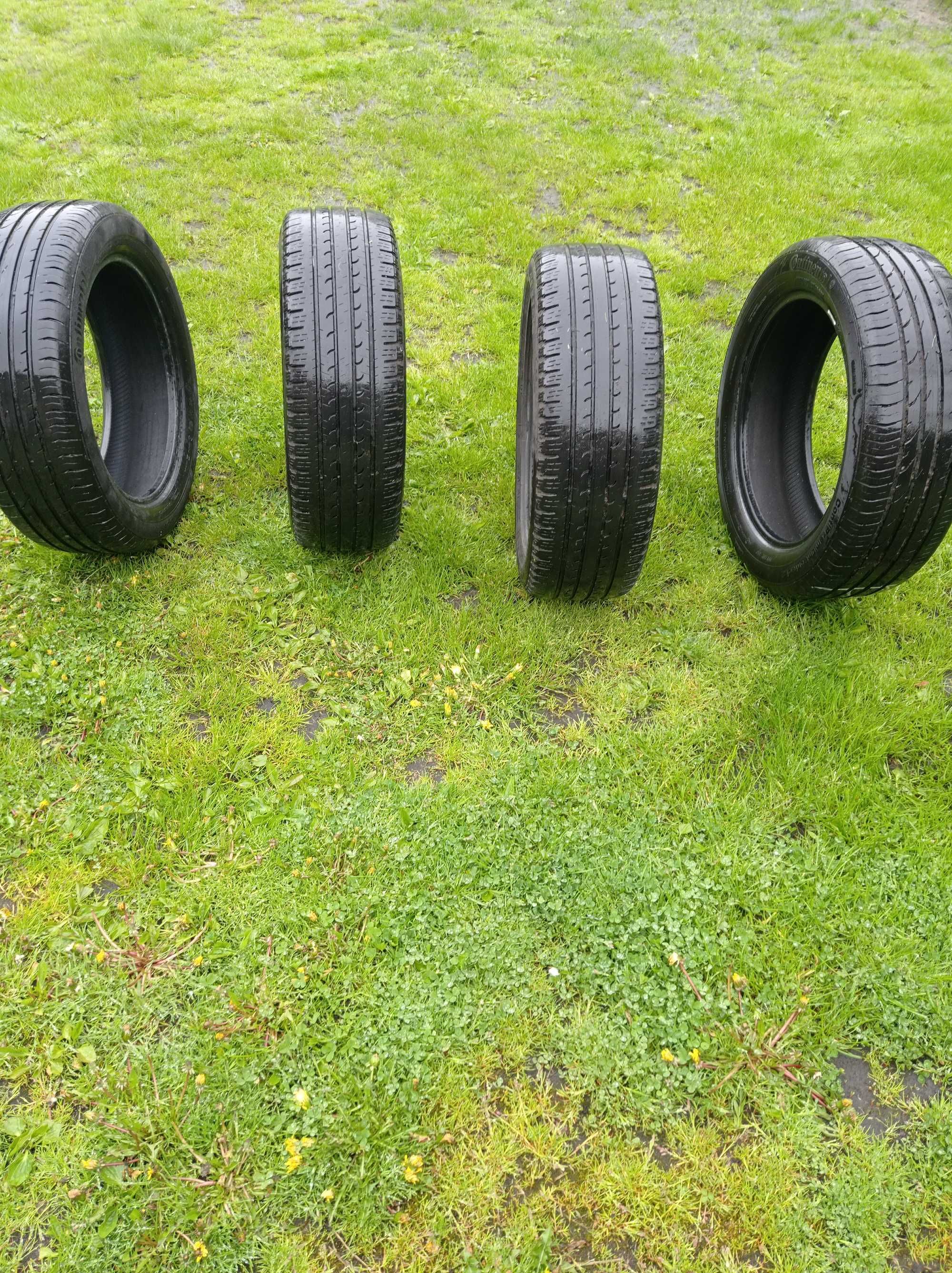 Sprzedam 4 opony 215/55 R 18.