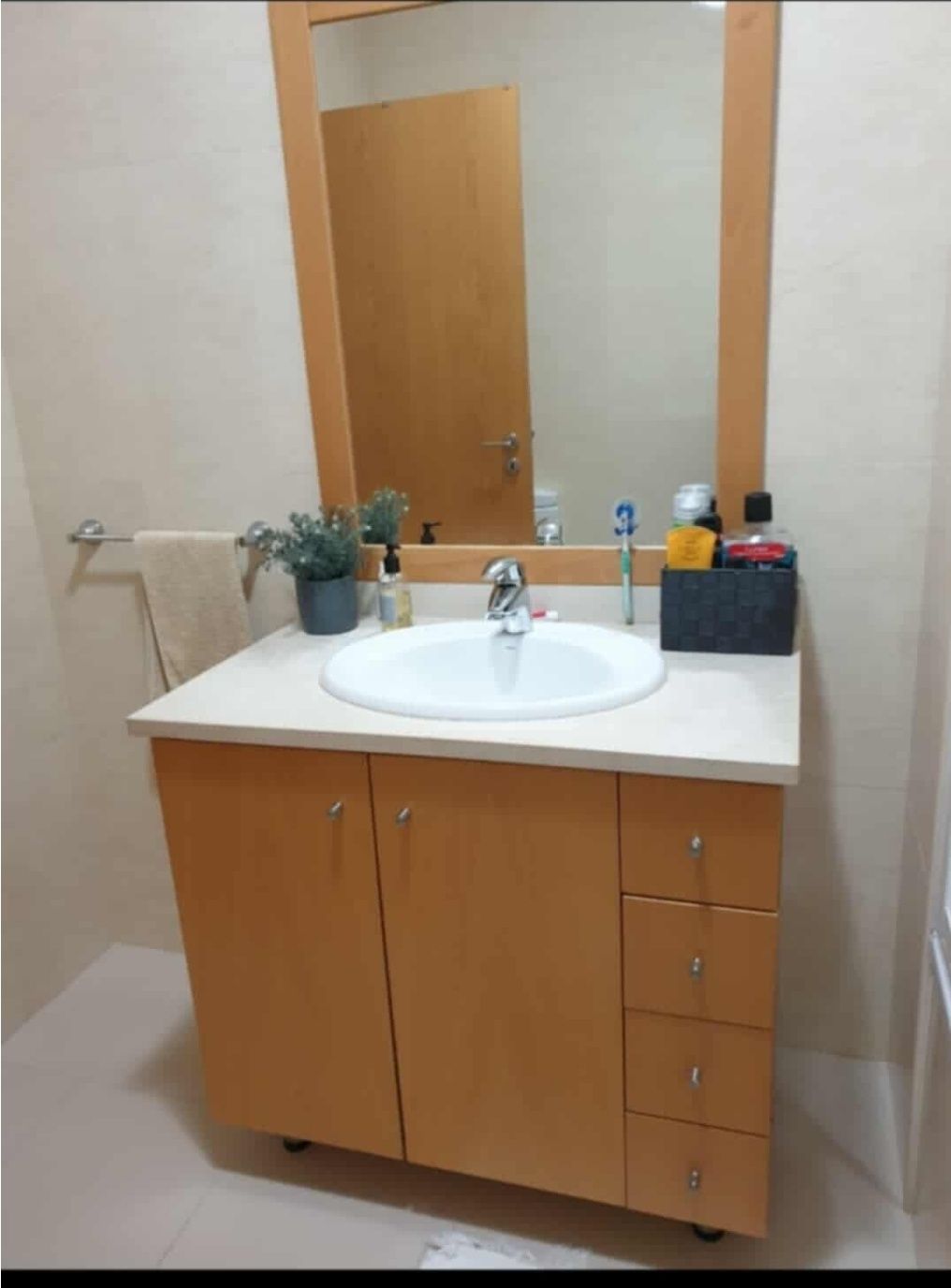 Alugo quarto a estudante