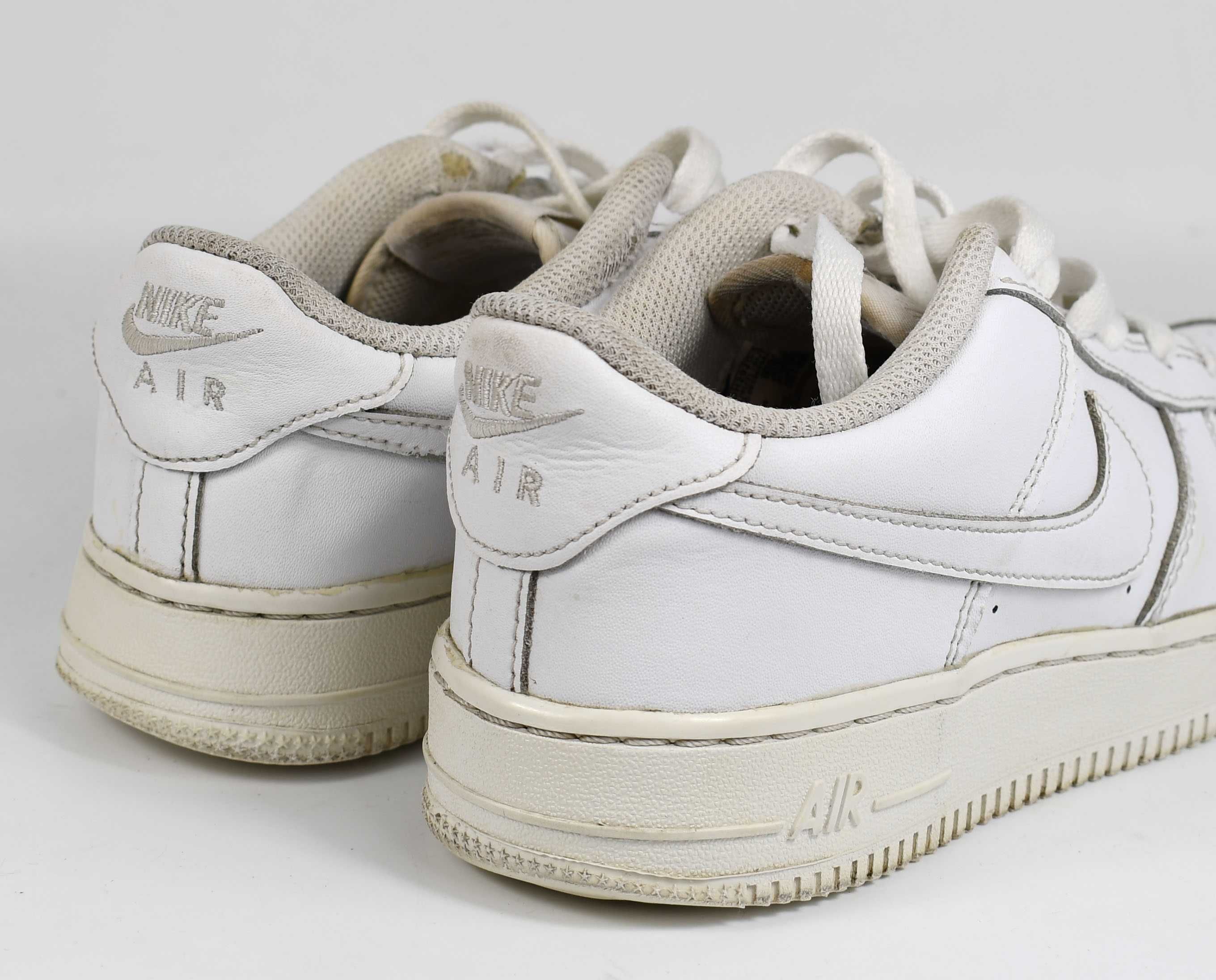 Używane z wadą Nike Air Force 1   rozmiar 38