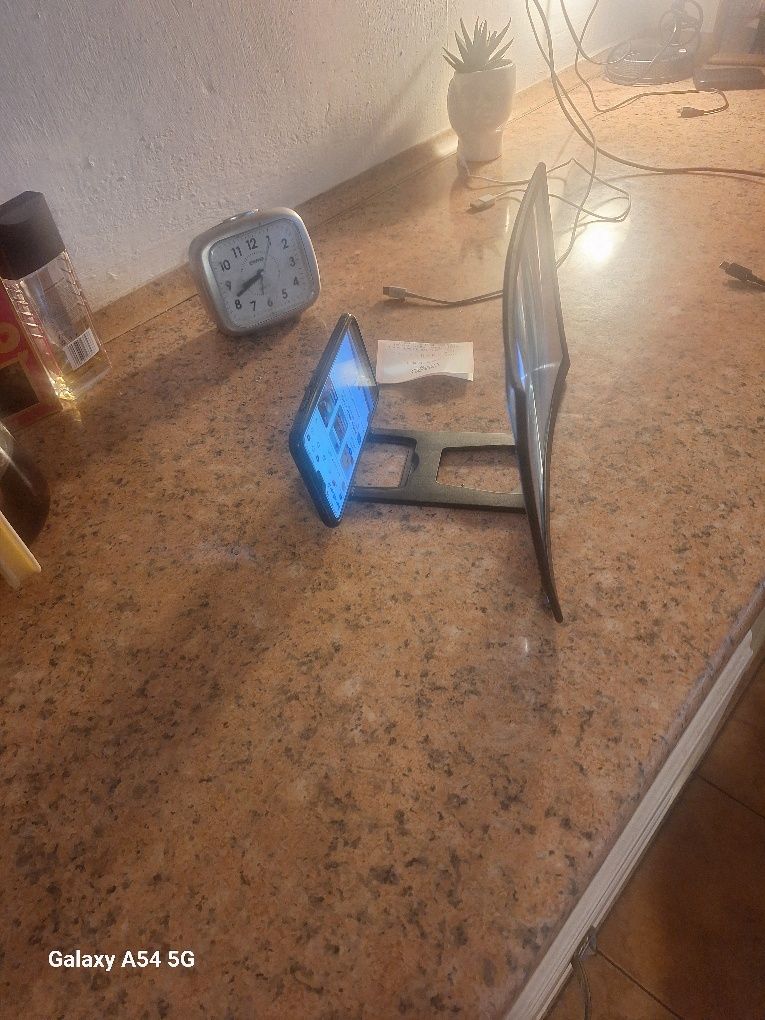 Sprzedam ekran powiekszajacy gorąco polecam Odbiór osobisty proszę o S