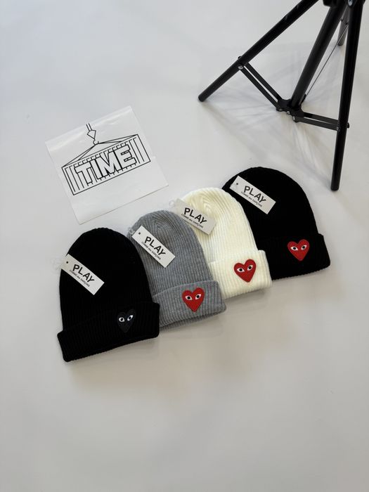 Play Comme des Garcons шапка / плей кдг з сердечком