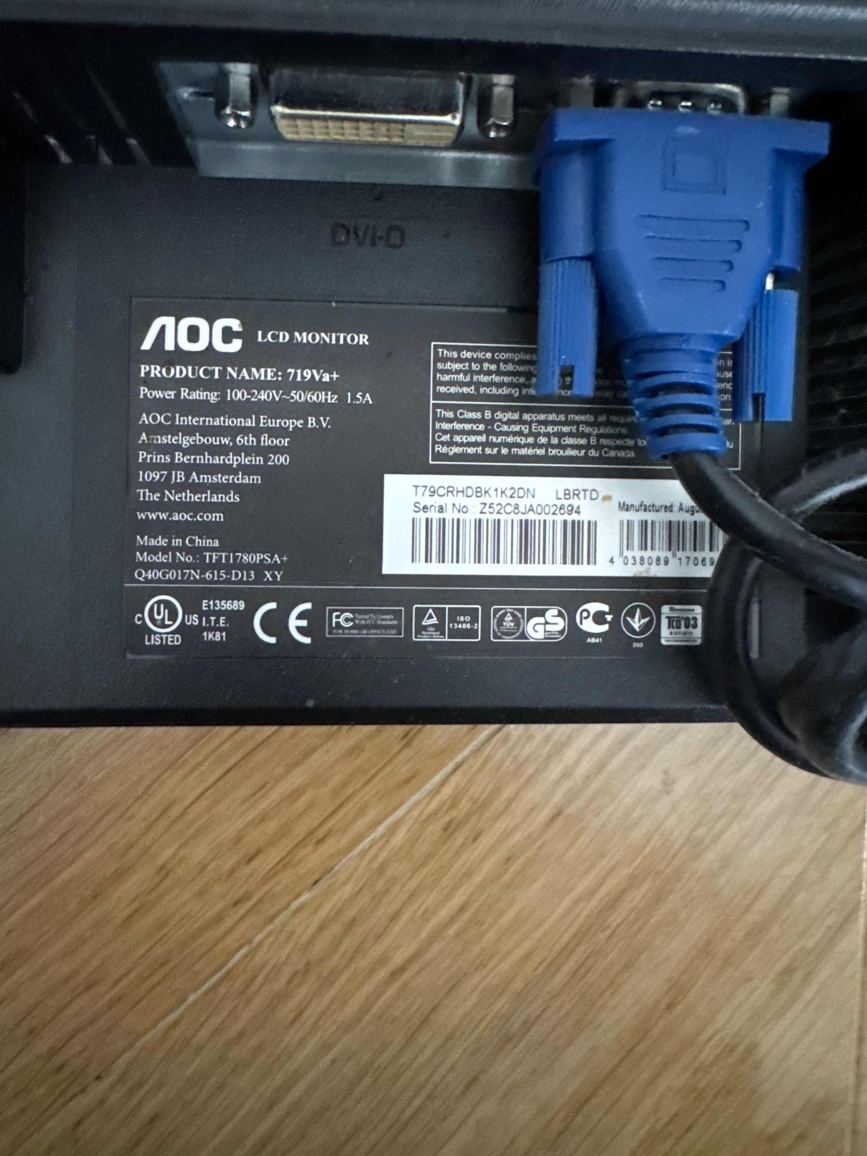 Monitor AOC LCD 719Va+ 17 cali z uchwytem na sciane