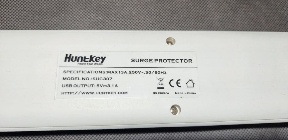 Przedłużacz 3x USB  3x gniazda UK z włącznikiem - bialy