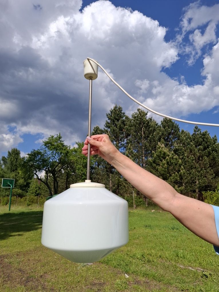 Lampy ze szklanym kloszem PRL