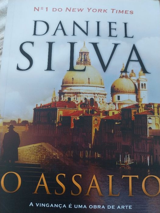 Livro " O Assalto "