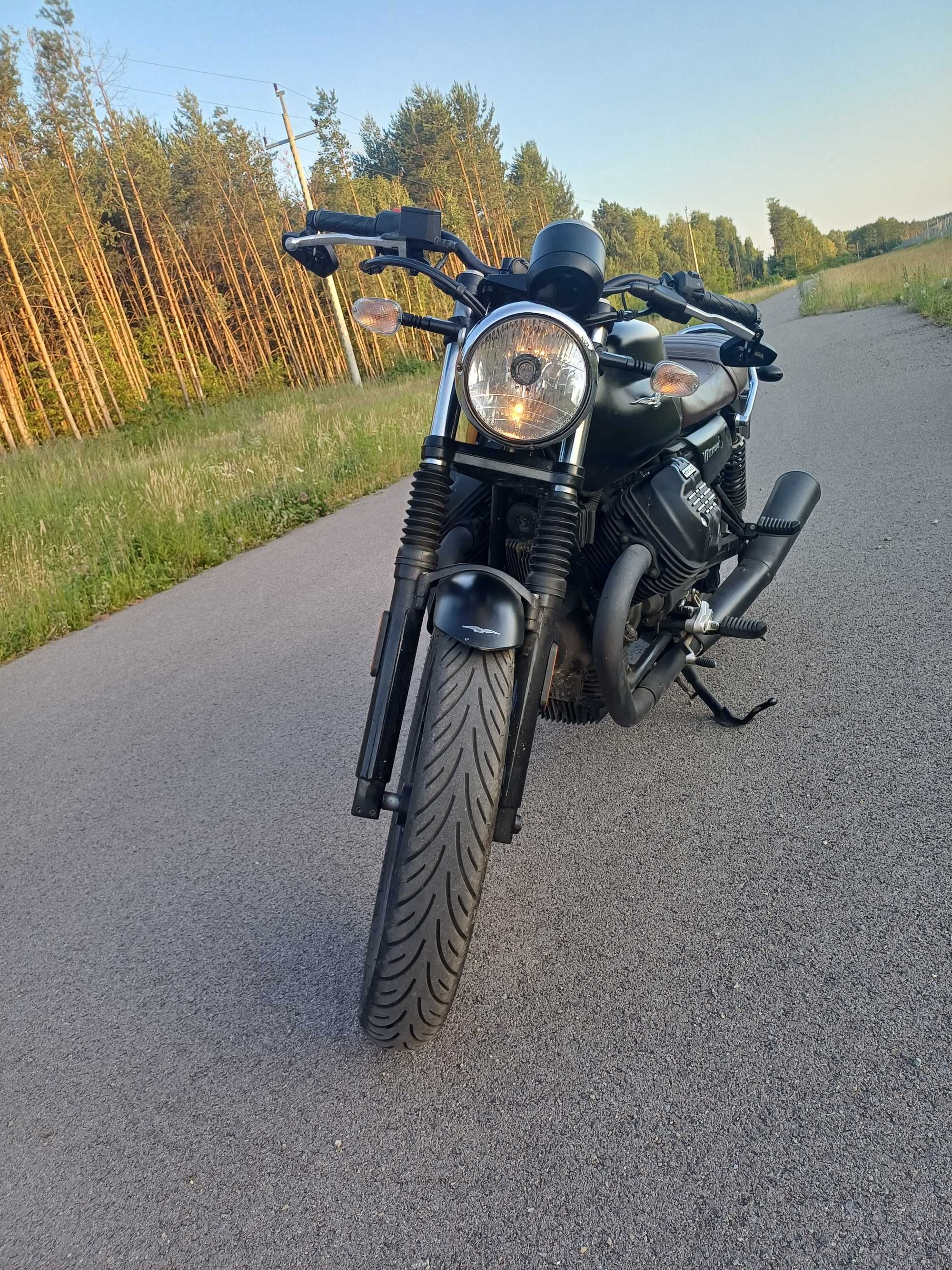 Moto Guzzi V7 Stone