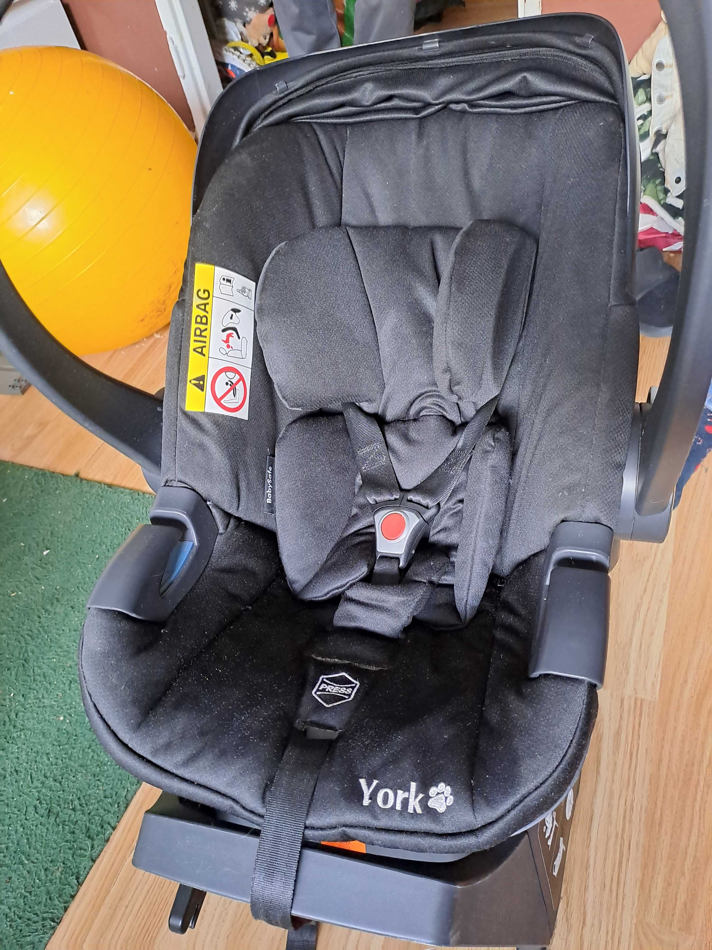 Fotelik Babysafe z baza isofix