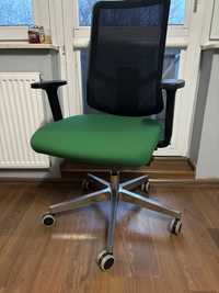 Krzeslo biurowe na kolkach