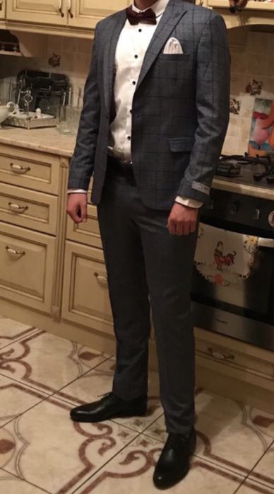 Чоловічий костюм трійка