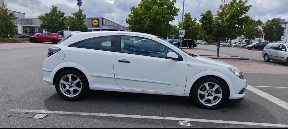 Opel Astra GTC 2009r 1.4 Jak Nowa