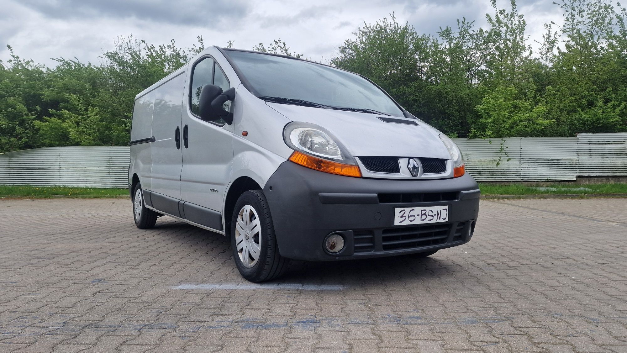 Renault Trafic Vivaro 1.9 DCI. Niski przebieg. Super Stan.