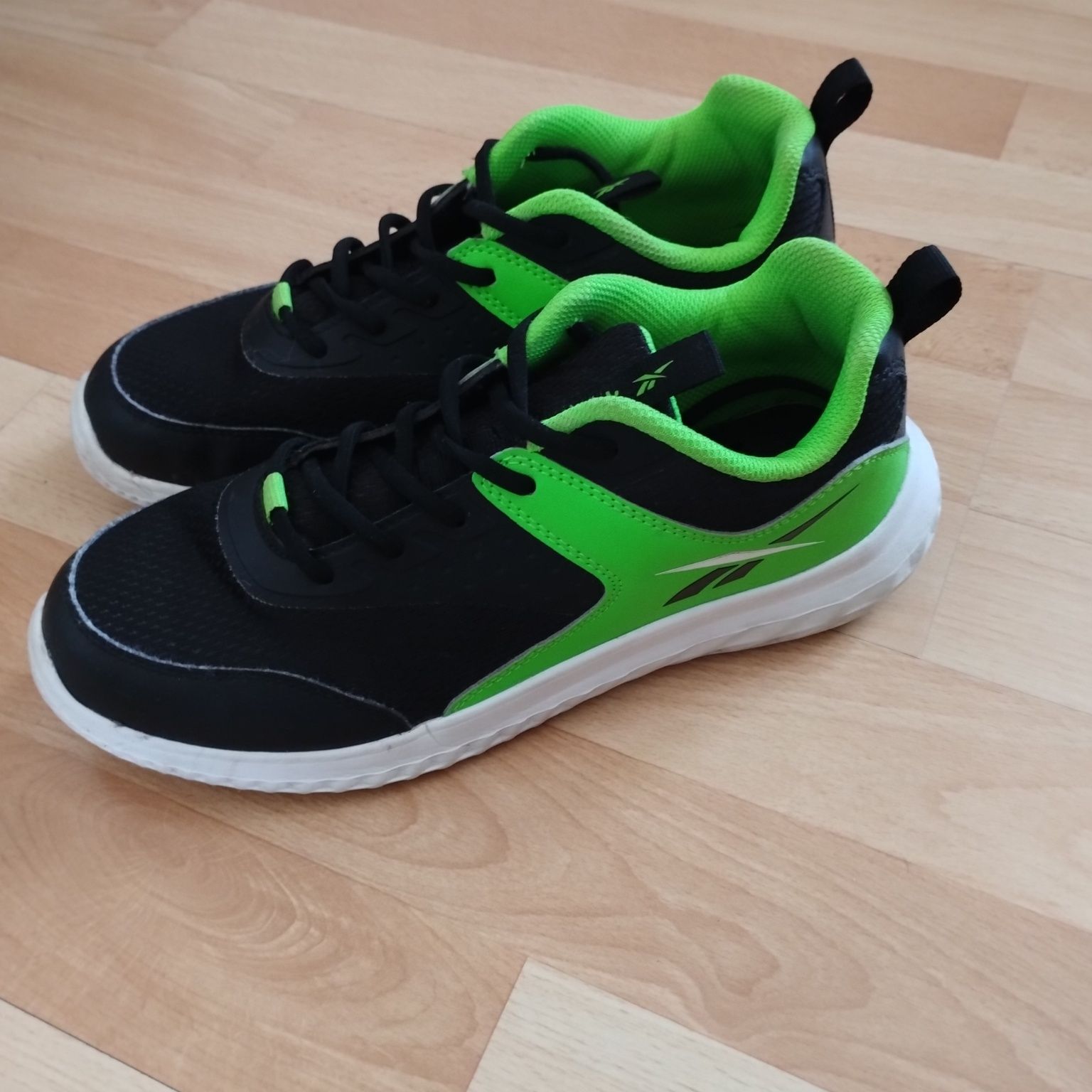 Buty młodzieżowe sportowe Reebok rozmiar 38