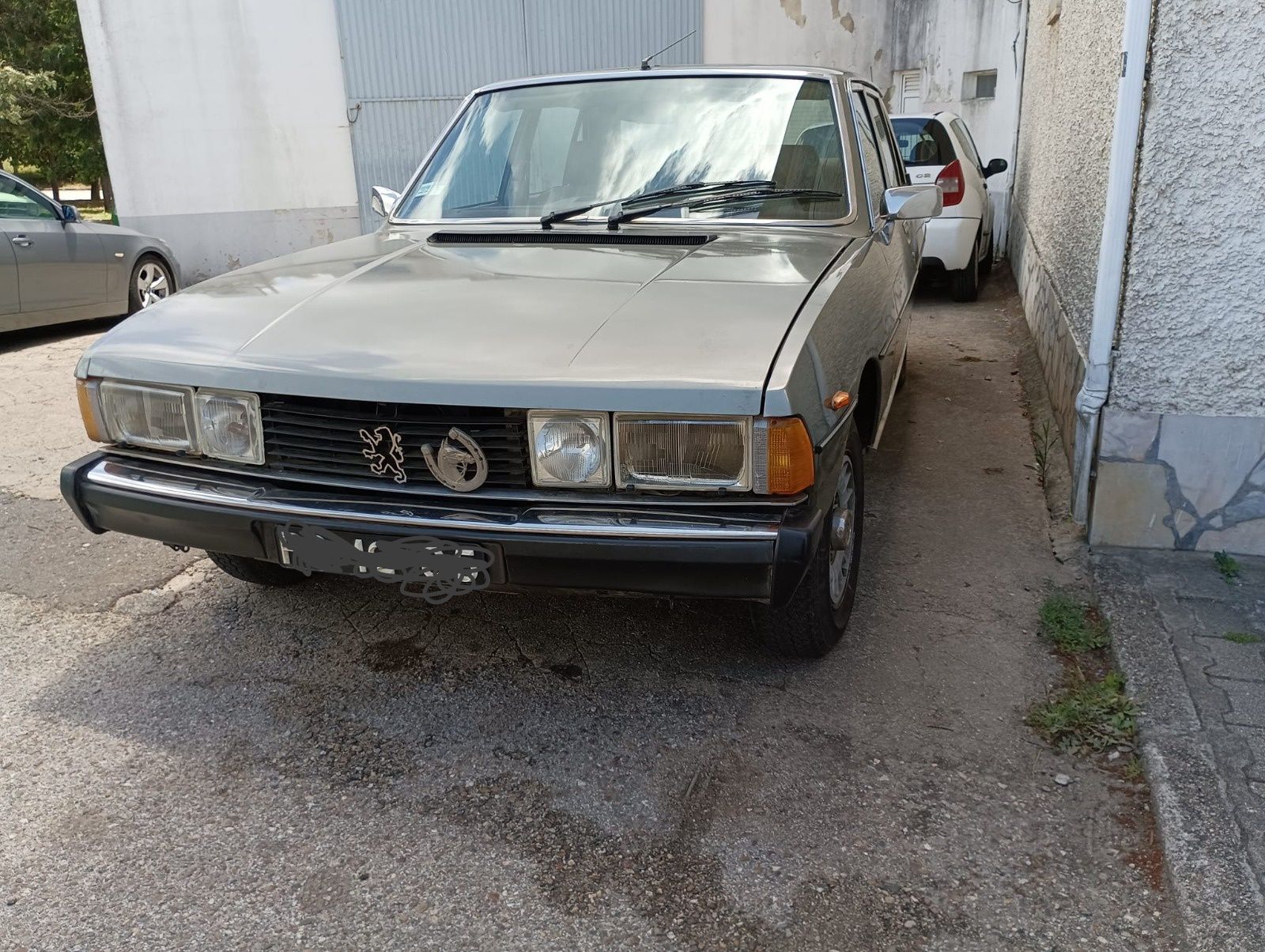 Clássico Peugeot 604 V6