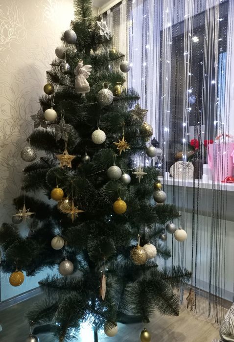 Продается искусственная сосна