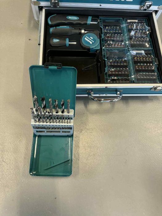Nowy duży zestaw Makita Wkrętarka DHP482+ 2 Baterie 3.0ah+ akcesoria