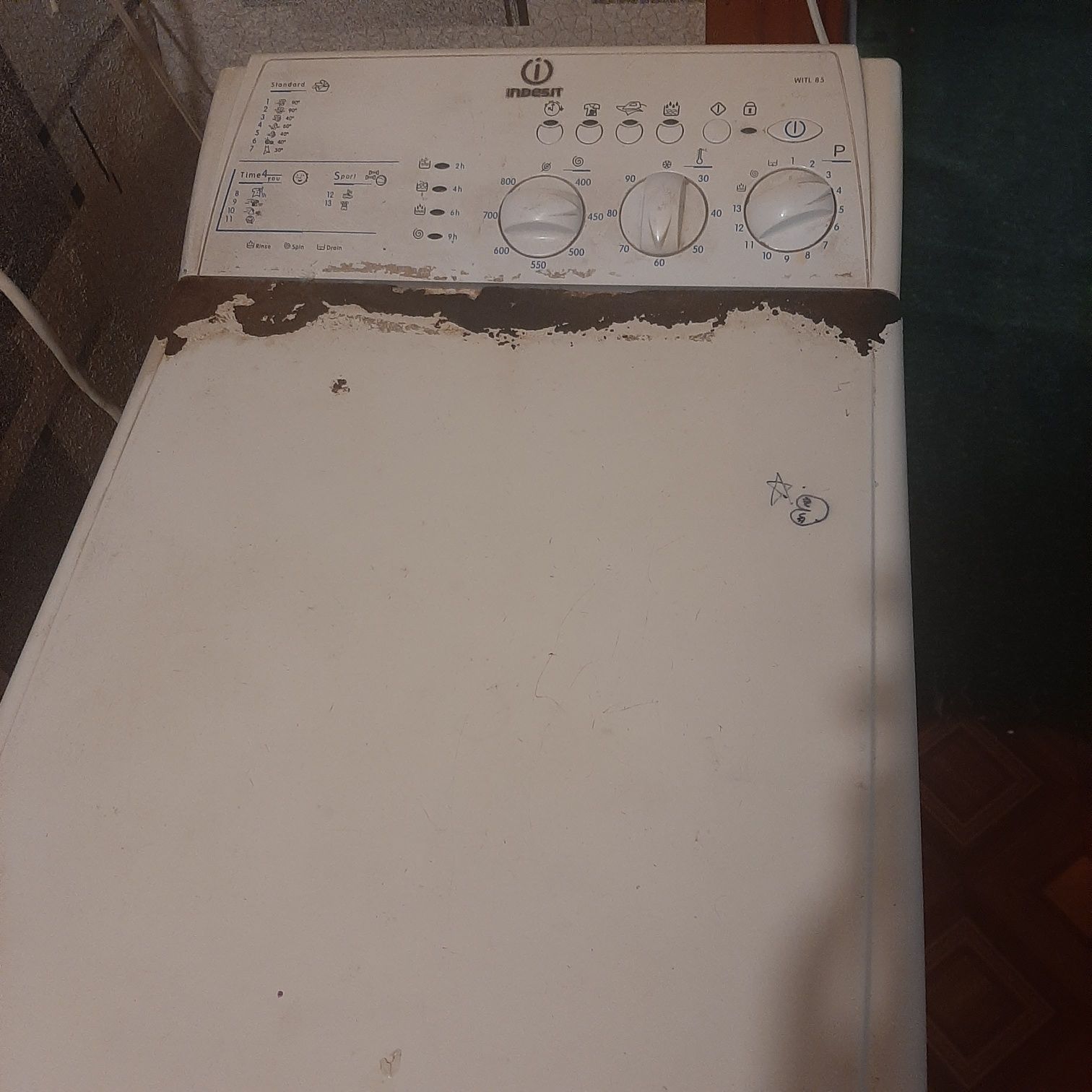 Продам машинку стиральную indesit