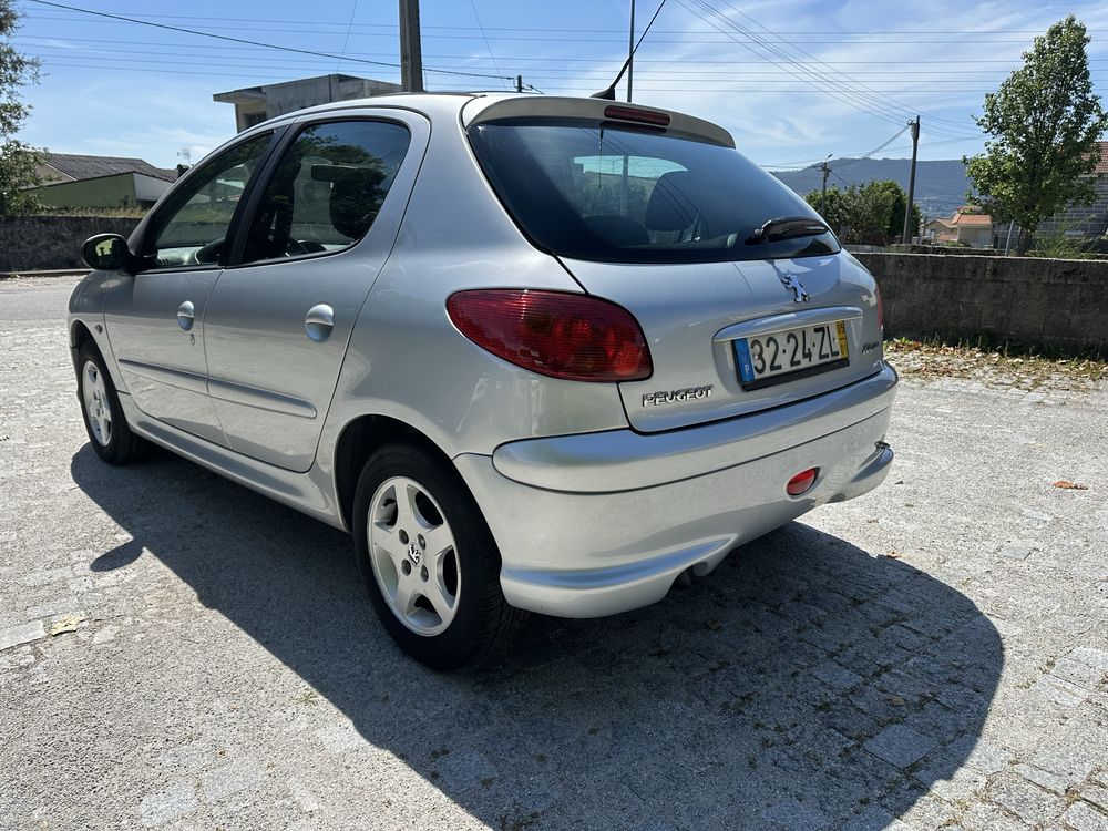 Peugeot 206 1.4 HDI BLAK & SILVER