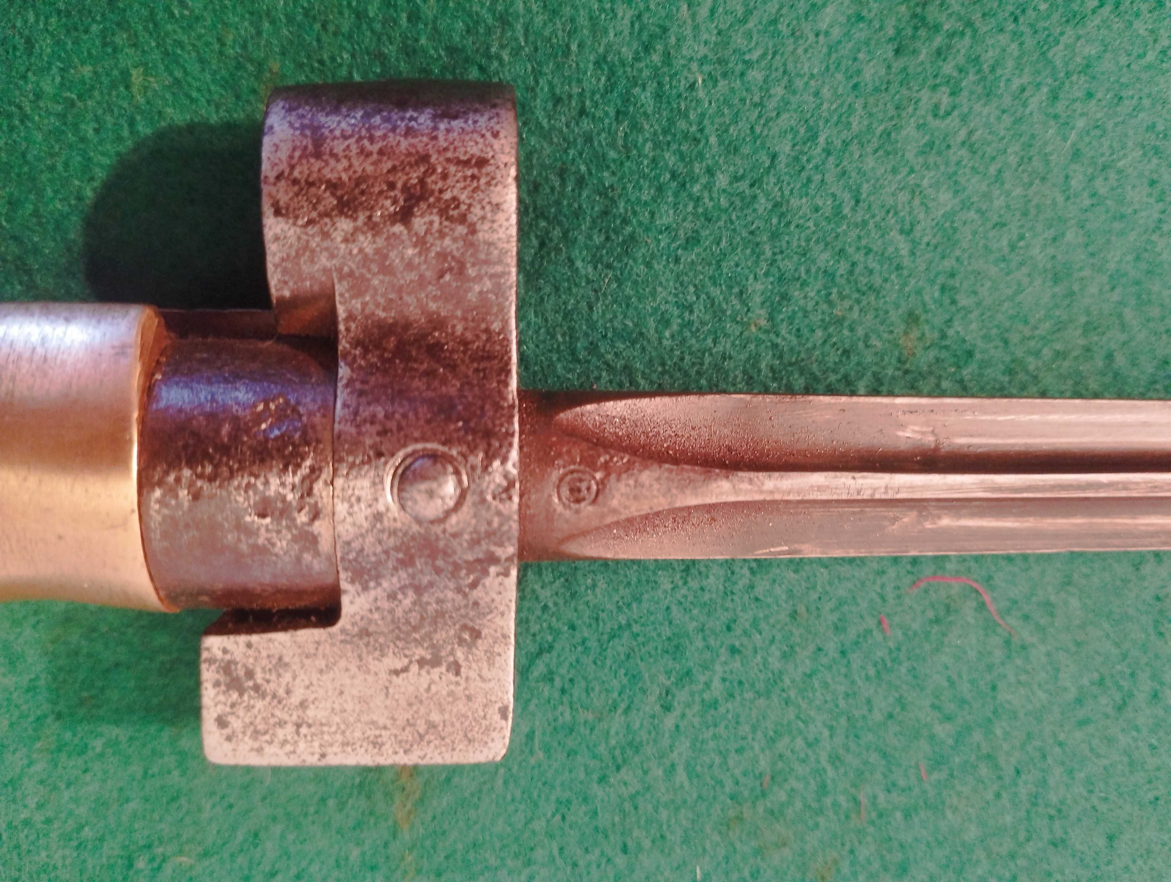 Sabre  curto Lebel modelo 1886/93. Modelo com espiga curta