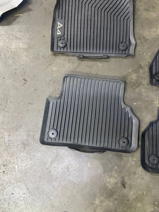 Коврики килимки резинові Audi A4 B9  гумові салона коври