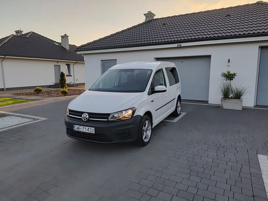 Volkswagen Caddy Life nowy model klima stan idealny