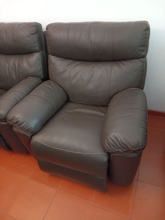 Sofá três lugares + Poltrona