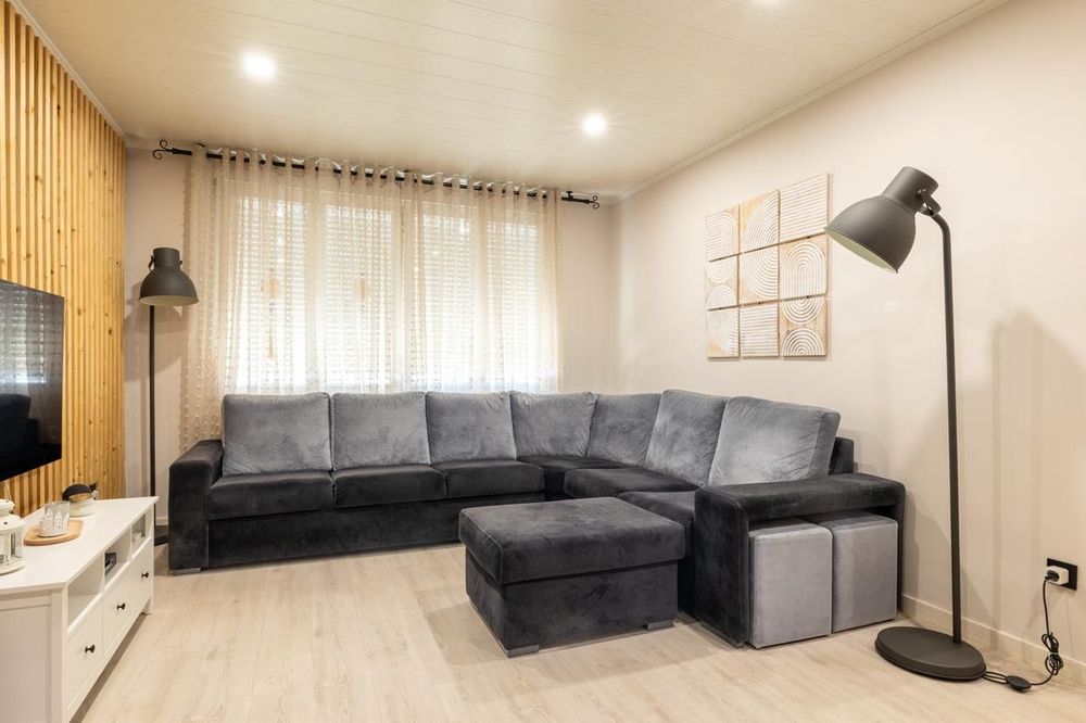 Vendo Sofá preto em L