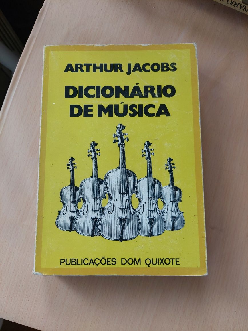 Livro dicionario da música Arthur jacobs