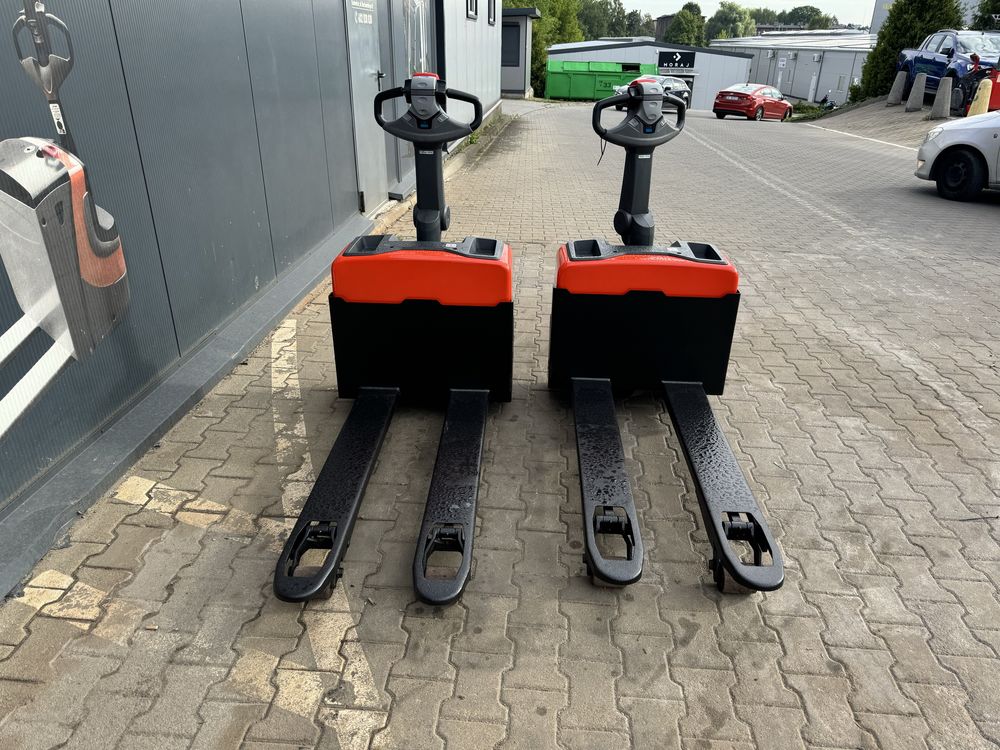Paleciak elektryczny Toyota BT LWE 130 z 2014 r Najmniejszy paleciak