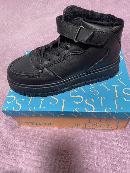 Кроссовки зимние