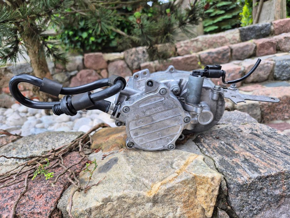 vw audi a4 b7 a6  obudowa rozrządu wariatora zawór faz wakum 2.0 TFSI