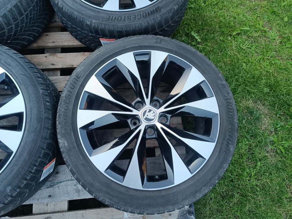 Piękne koła Skoda superB 235/45 R18 bridgestone