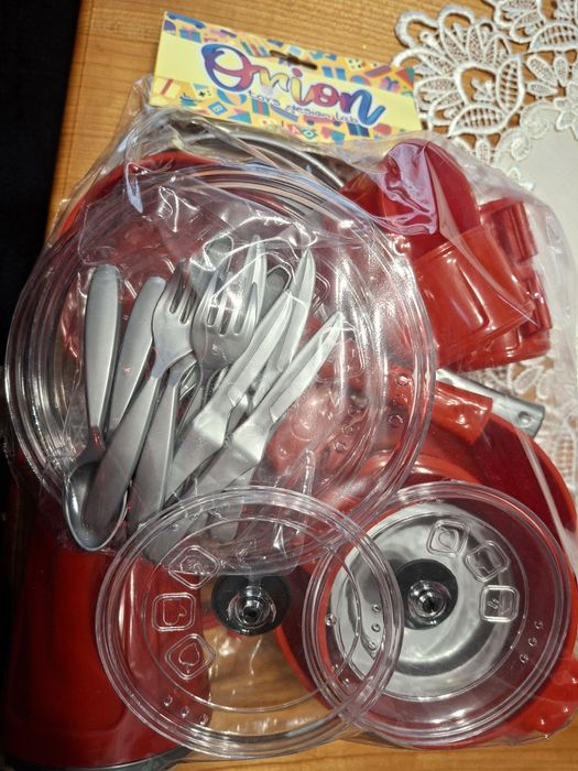 Набір дитячого посуду