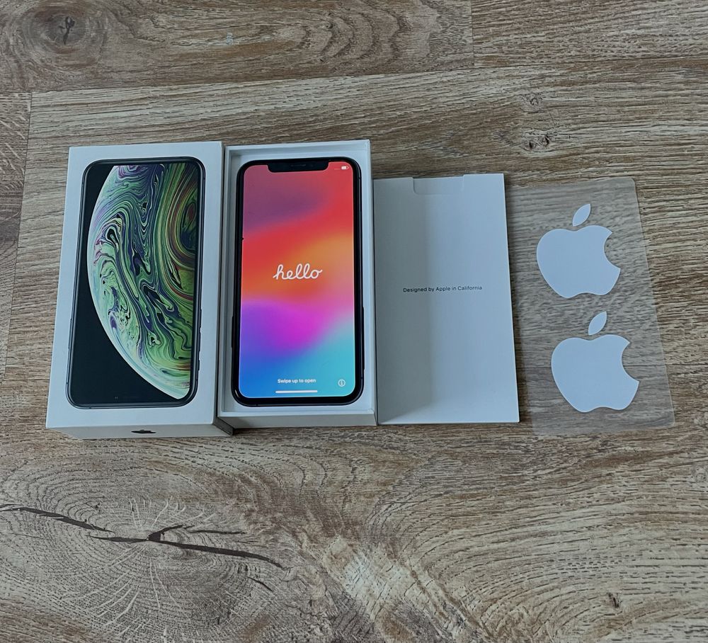 iPhone XS space grey