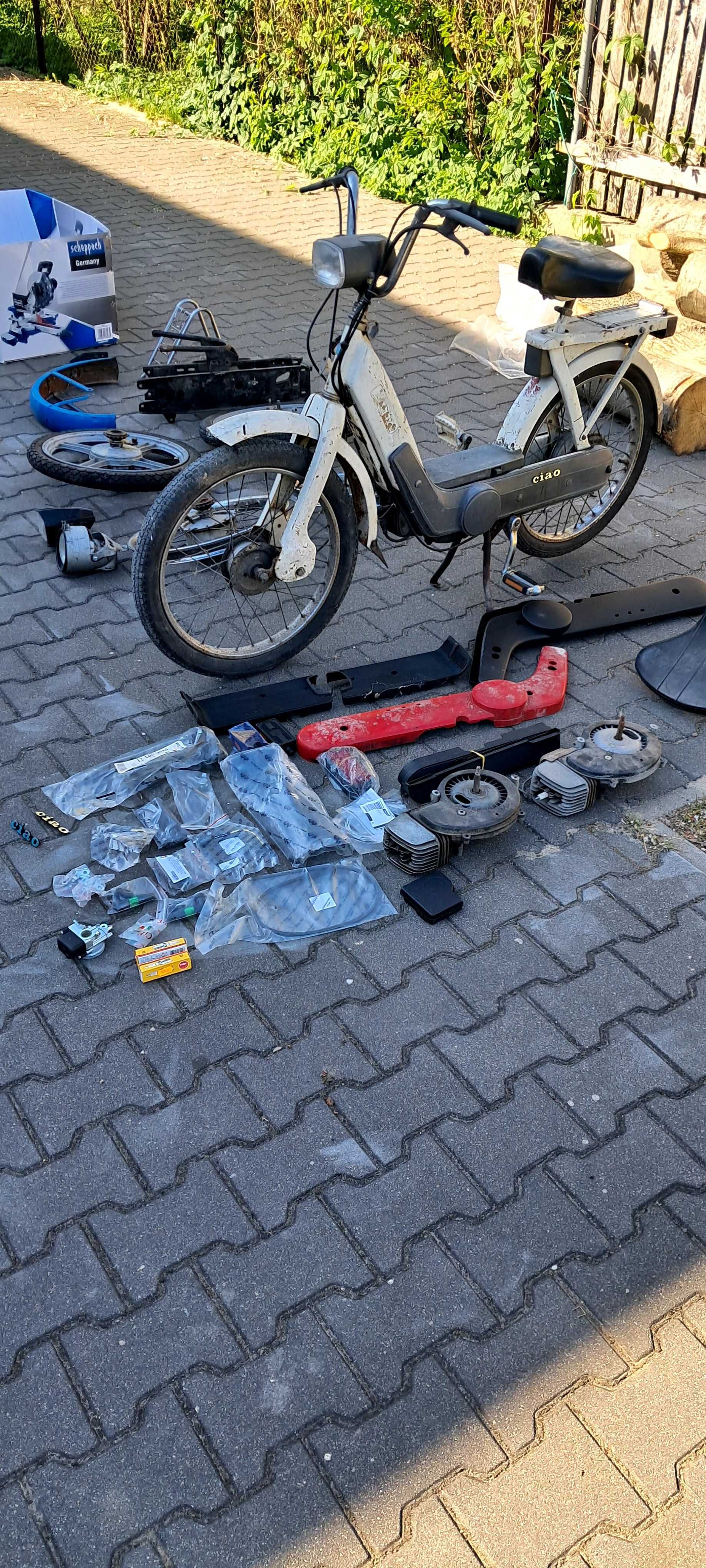 Sprzedam Piaggio CIAO + części rok 1979