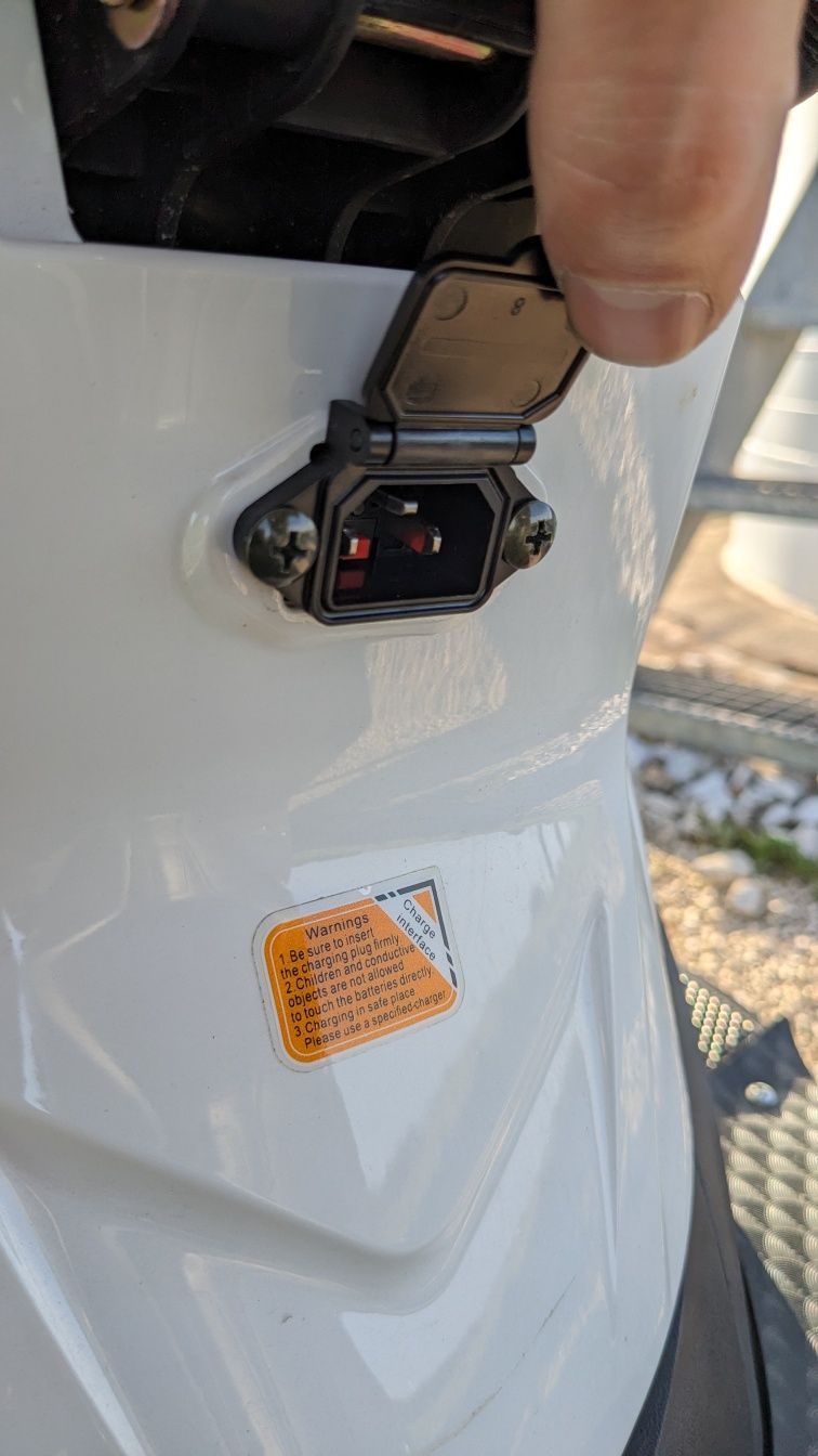 Scooter elétrica 72v 1500w semi nova matriculada