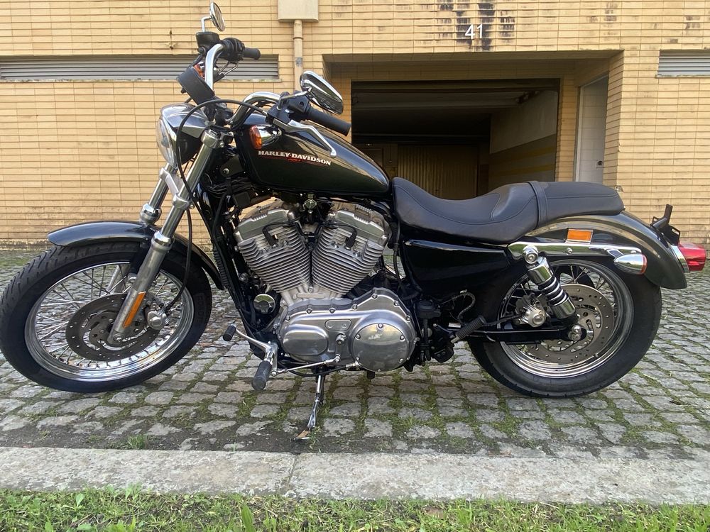 Harley Davidson Sportster 883.