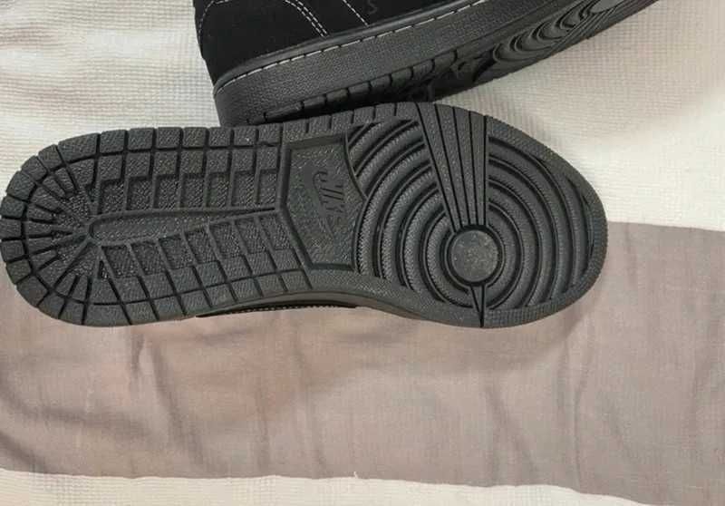Jordan1RetroLowOGSPTravis Scott Black Phantom R.39